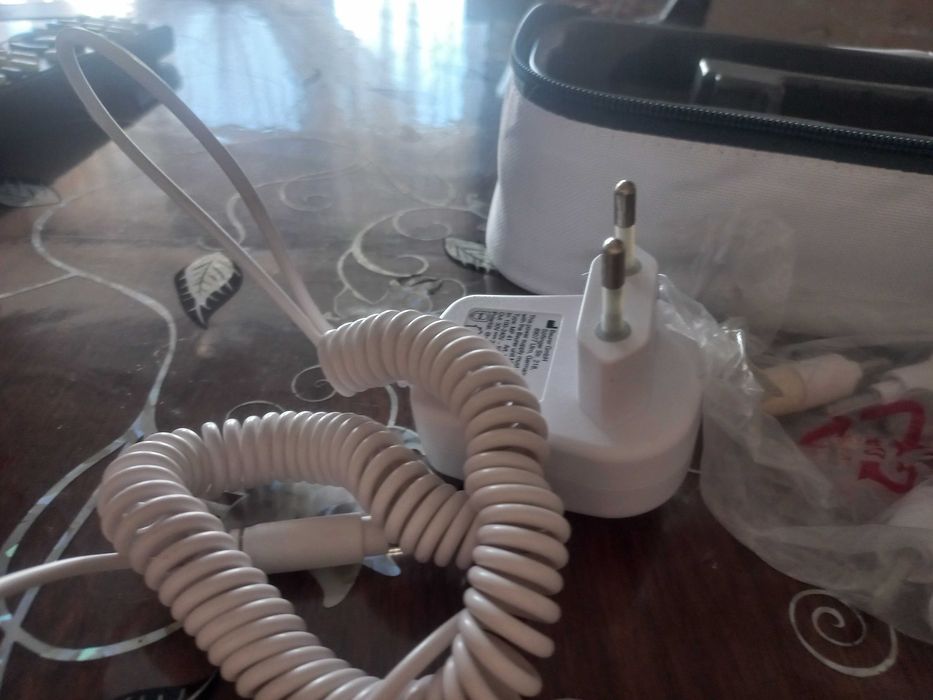 Електрическа машинка за маникюр и педикюр