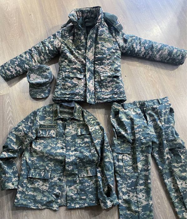 форма старого образца. Все нашивки есть, есть только то что на фото.