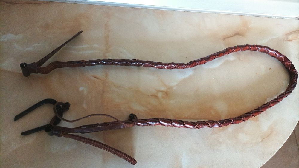 Продавам дамско кожено коланче