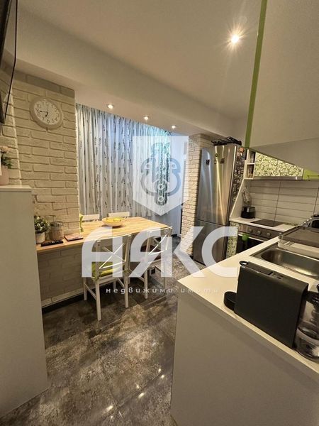 Двустаен обзаведен апартамент в кв. Дружба 1