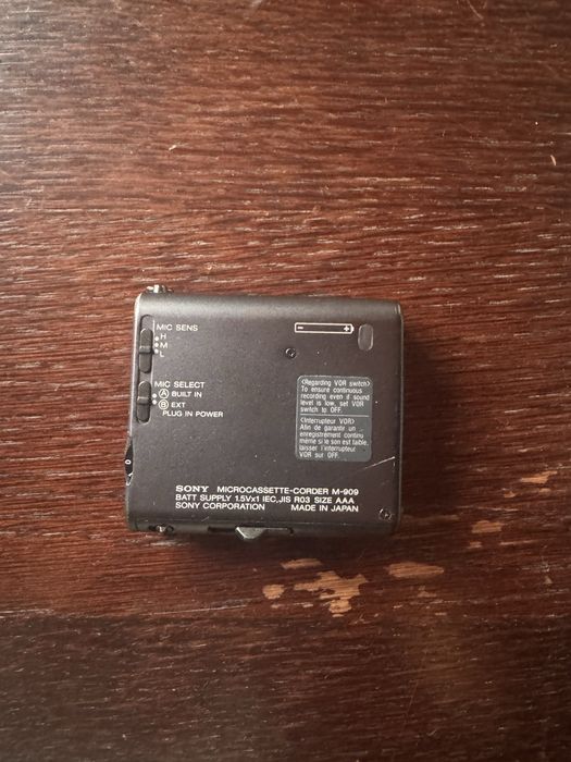 Sony Microcassette-Corder M-909