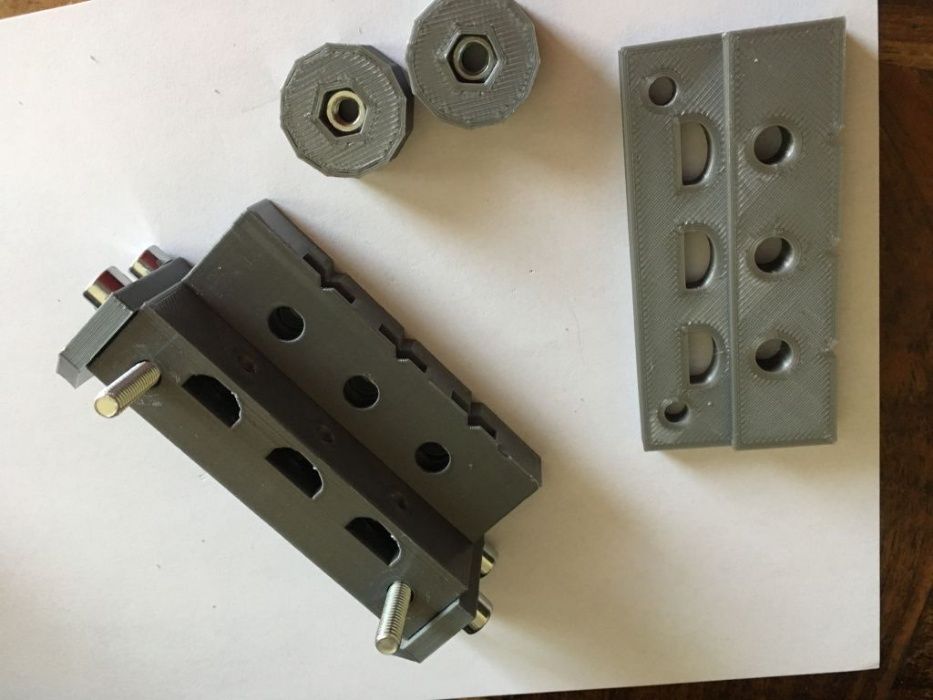 Sablon mobila din plastic dur forma U pt ericsoane gauri de 5/7mm