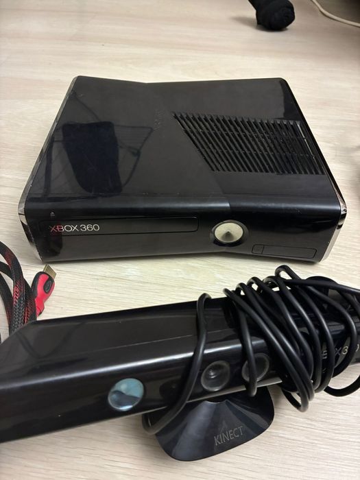 Xbox 360 s console : model 1439