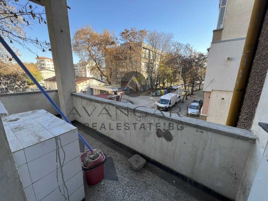 Продава се Четиристаен апартамент в Пловдив, Център - 159 кв.м за 1876 €/кв.м - Снимка #12