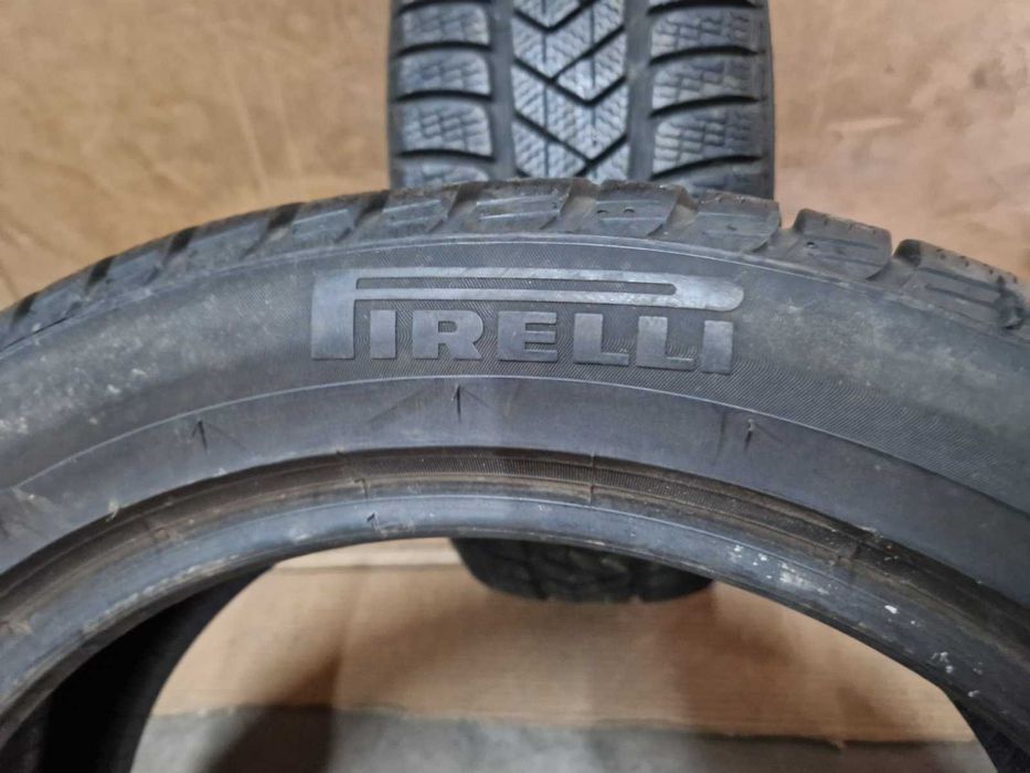 2 Pirelli R18 225/50
зимни гуми
DOT0618