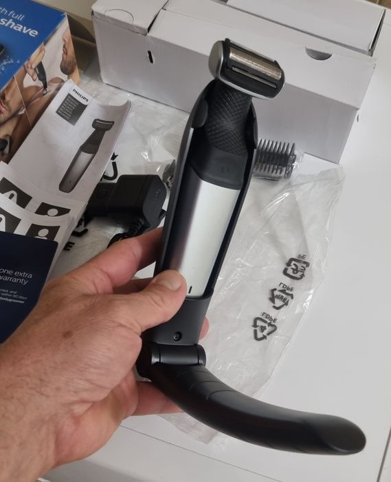 Masina de tuns si ras corporala Philips