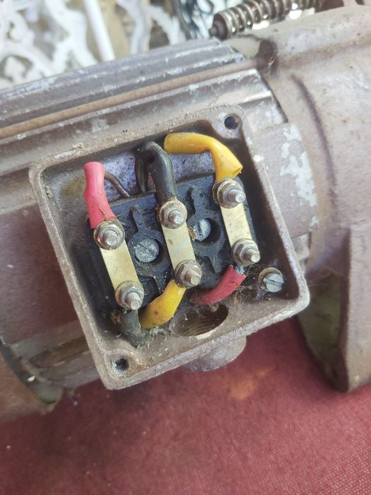 Motor electric trifazat