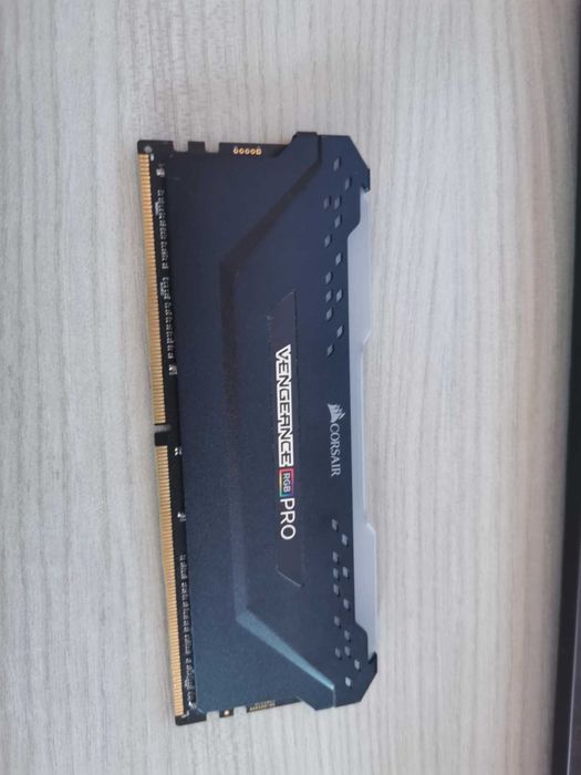 Vand sursa Corsair  RM550X + 16 Gb Ram