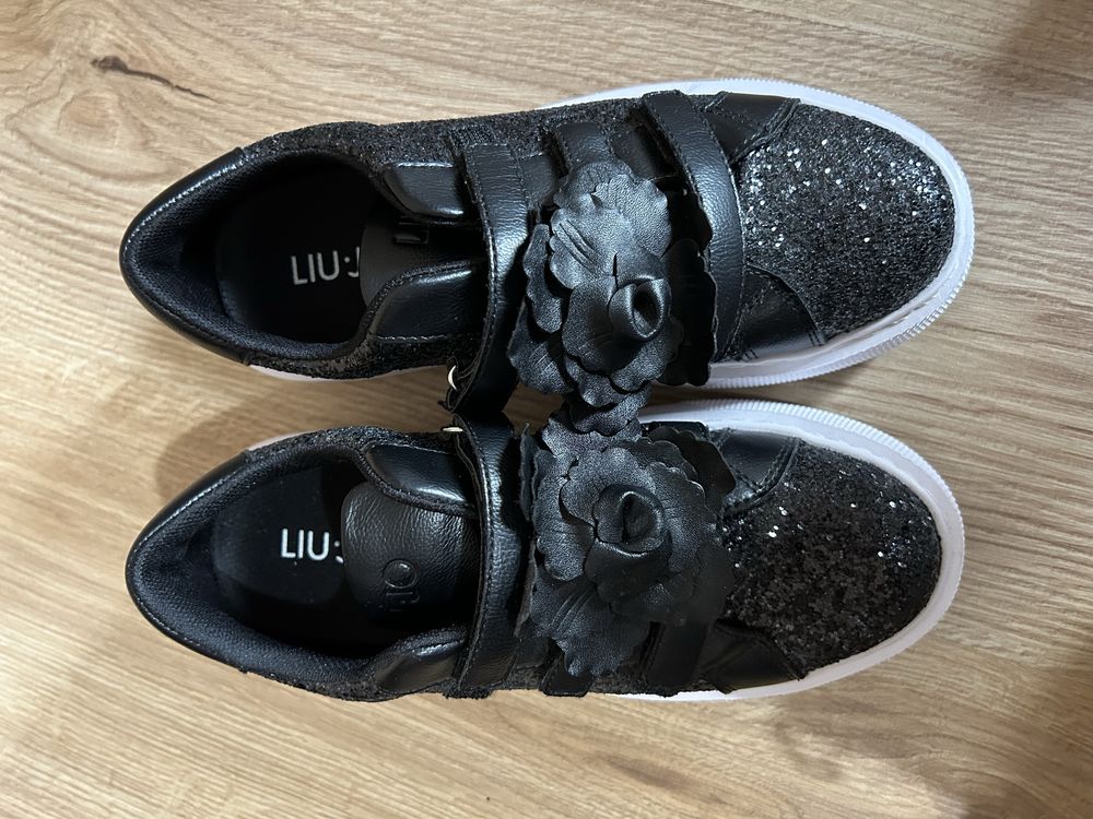 Блестящи обувки Liu Jo