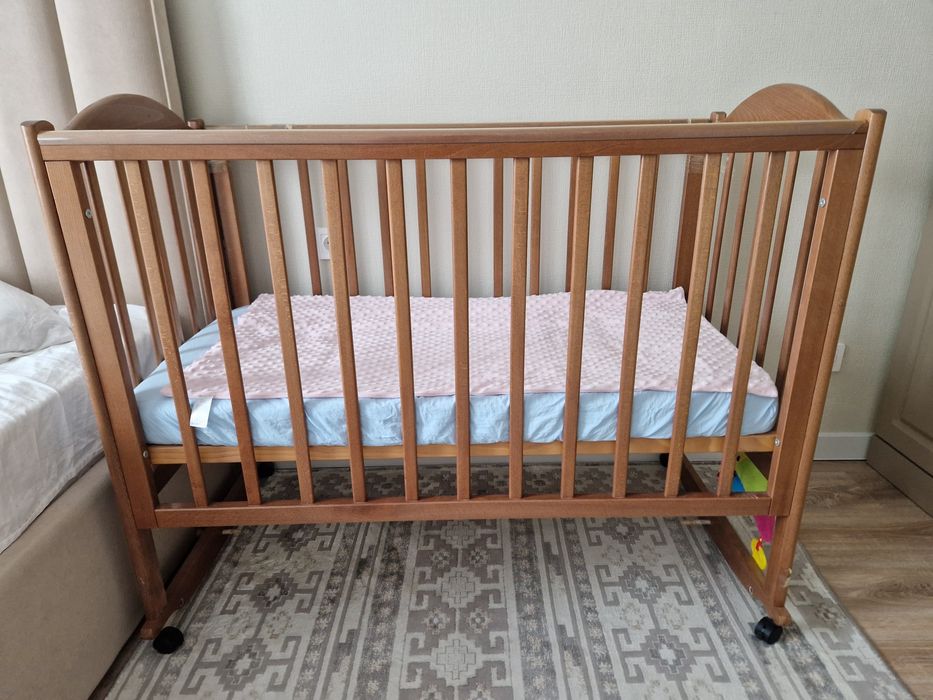 Отдам бесплатно детскую кроватку