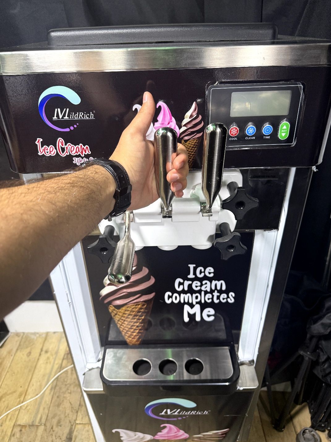 Frezer apparat ice cream Morojnoe apparat
