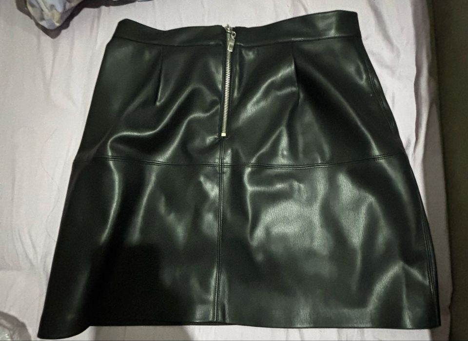юбка кожаная новая не одевала