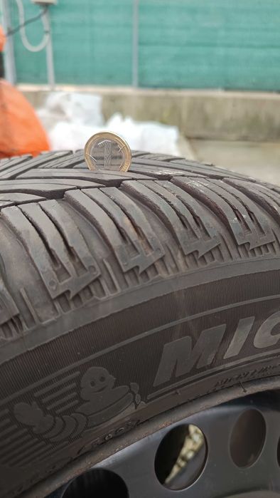 Гуми зимни с джанти HANKOOK 205/55/16 2бр. И MICHELIN 205/55/16 -2 бр.