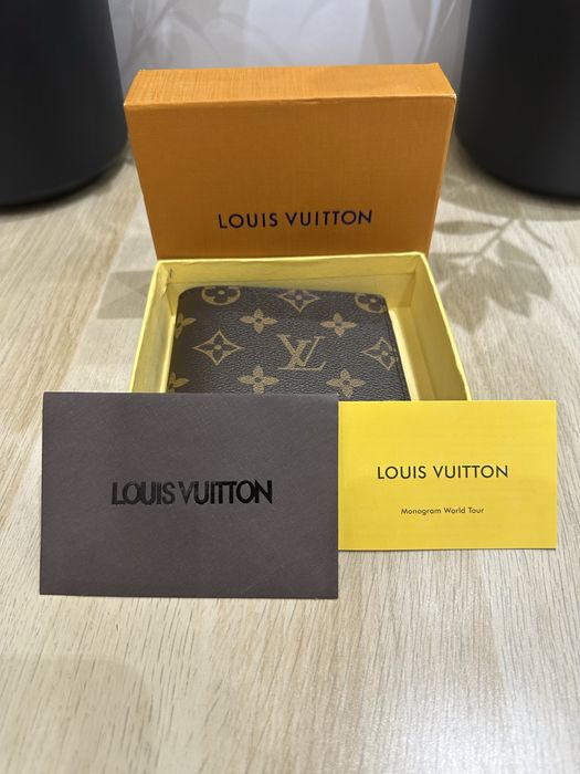 Louis Vuitton Портфейл Чисто Нов