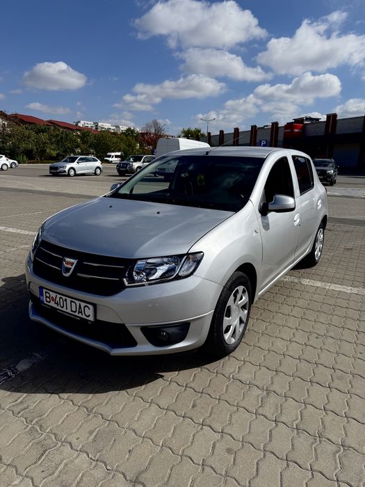 Vand Dacia Sandero.
