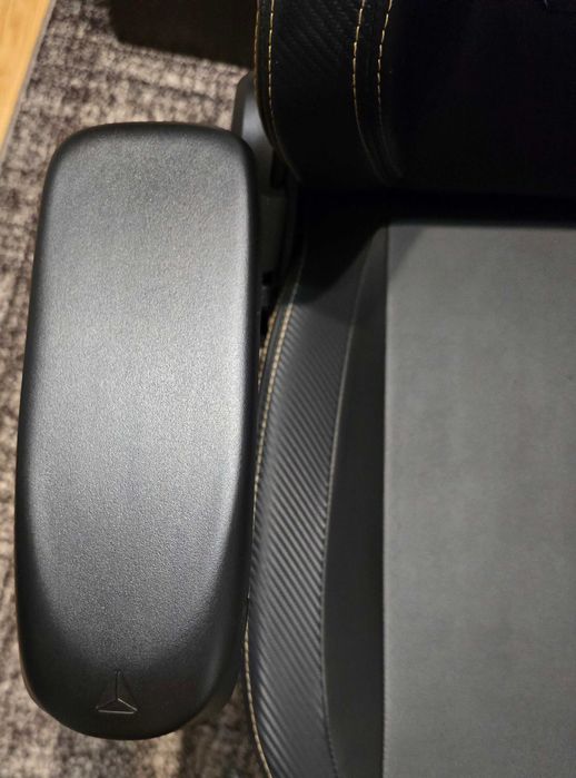 Scaun Gaming Secretlab Titan 2020 Dark Knight Edition + Şezut nou
