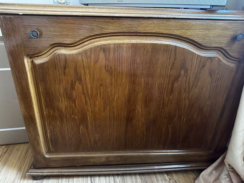 Vand dormitor din lemn masiv