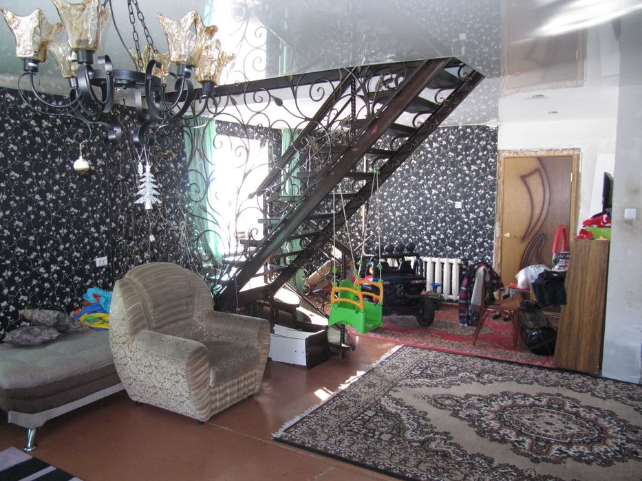 Дом кирпичн 5-комн, 3х-этажн на Аблакетке