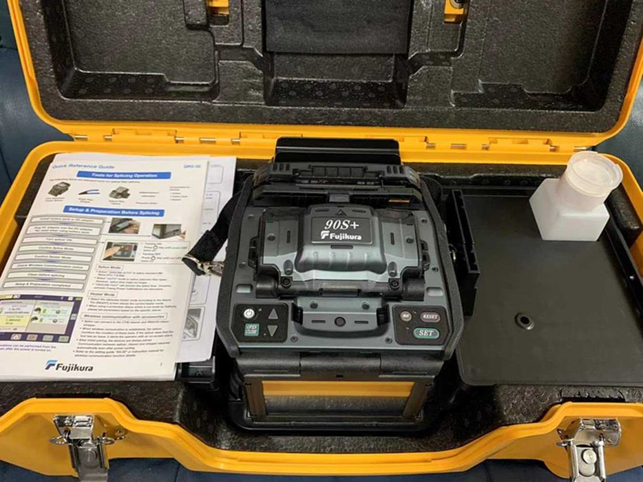 Сплайсване (затваряне на оптични кабели)