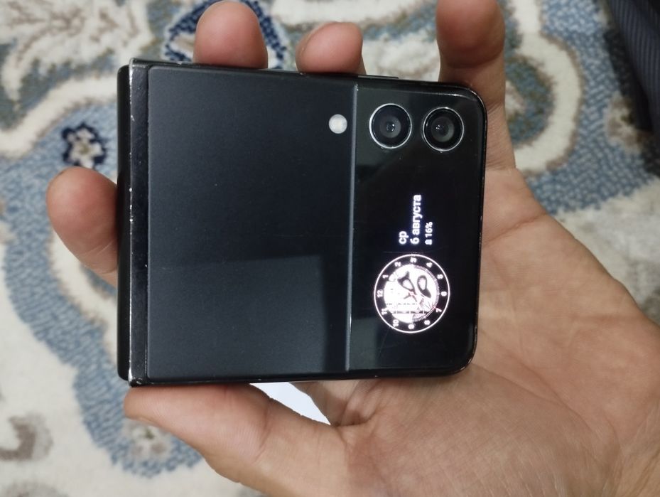 Zapchastga 2ta telefon iphone 6 va samsung z-flip bor