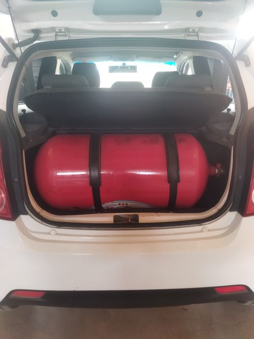 Chevrolet spark sotiladi