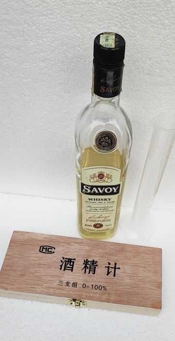 Прецизен спиртомер в дървена кутия, мензура, термометър и таблица-ново