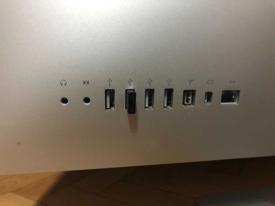 iMac 21,5-inch, Mid 2010, i3 3,06 GHz, 12 GB, ssd 128 GB, IMPECABIL