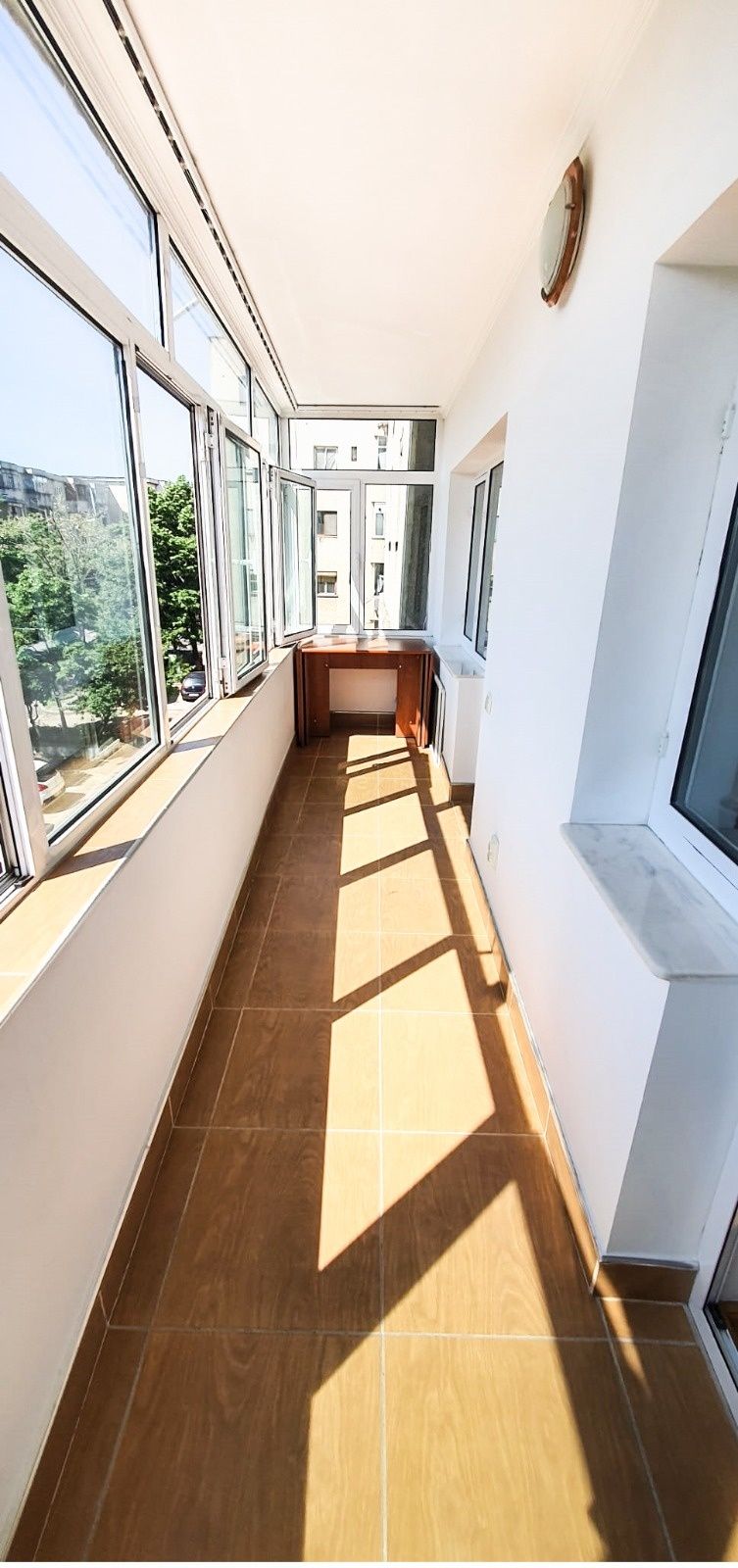 Vând apartament cu 3 camere în zona centrala