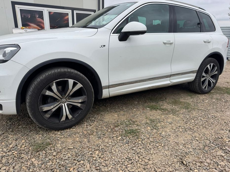 Dezmembrez Volkswagen Touareg 7P 2014 R-Line