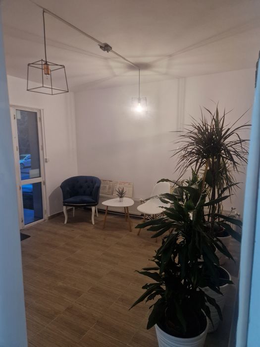 Inchiriez post in Salon beauty