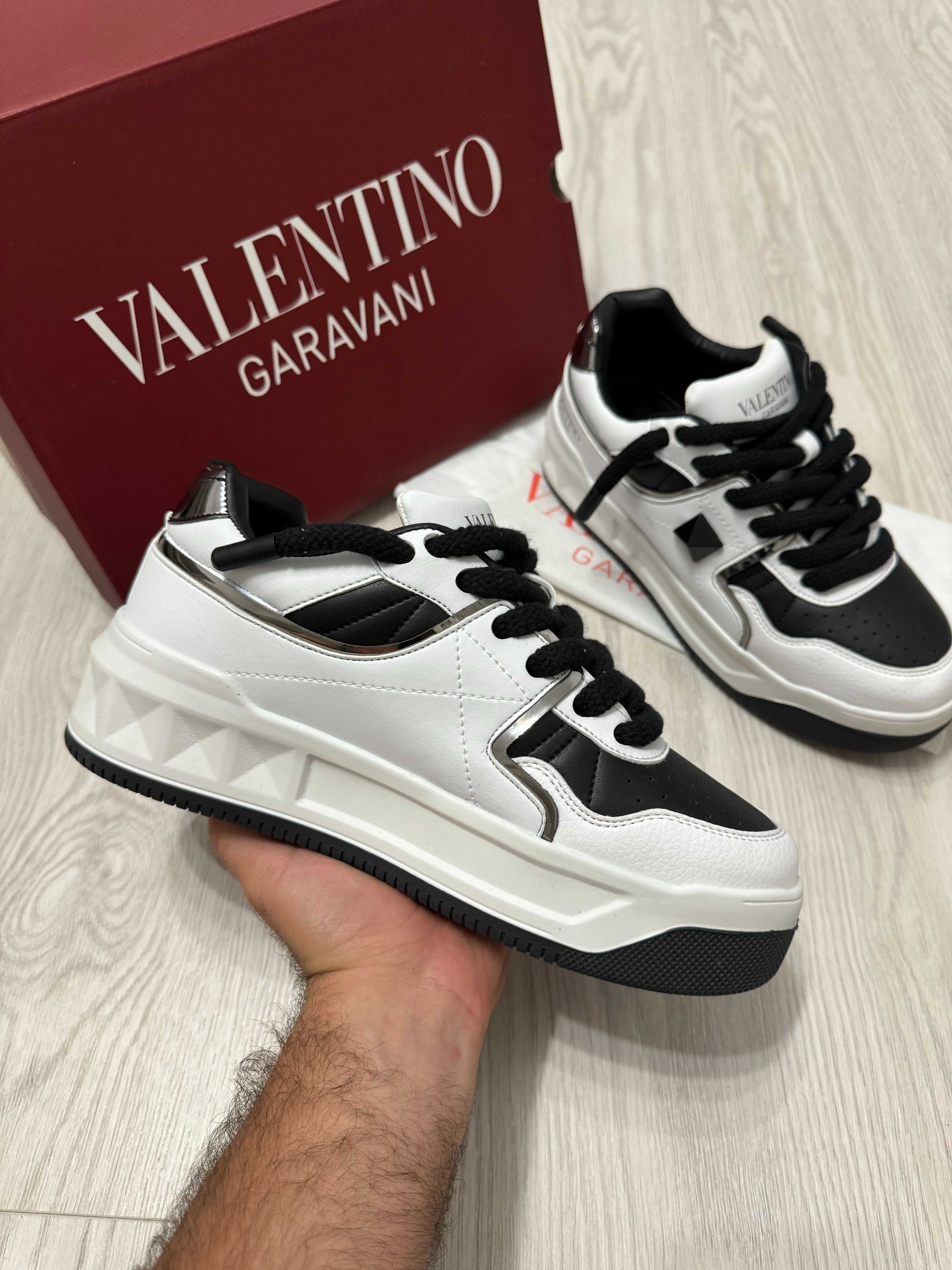 Adidasi Valentino Ga ravani One Stud Low Full Box Negru - Alb