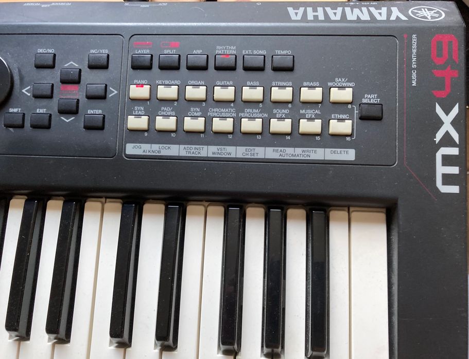 Yamaha MX49 Mk1 synth.