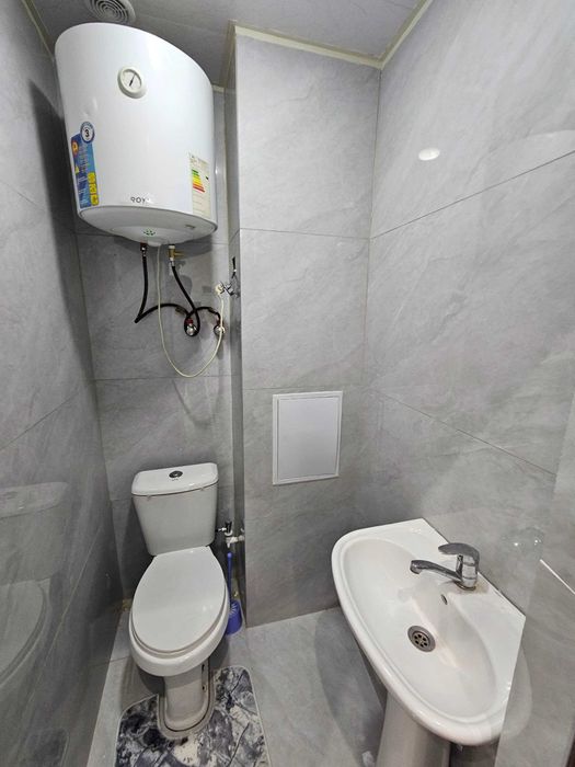 Buxoroda kvaritira uy xonadon sotiladi 3 xonali 84m² 3-qavat.