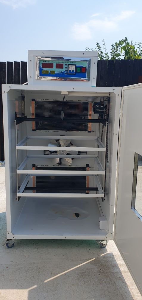 Incubator profesional