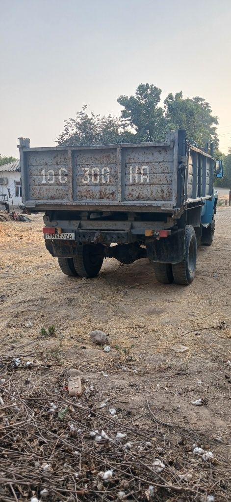 Zil 130 samosval