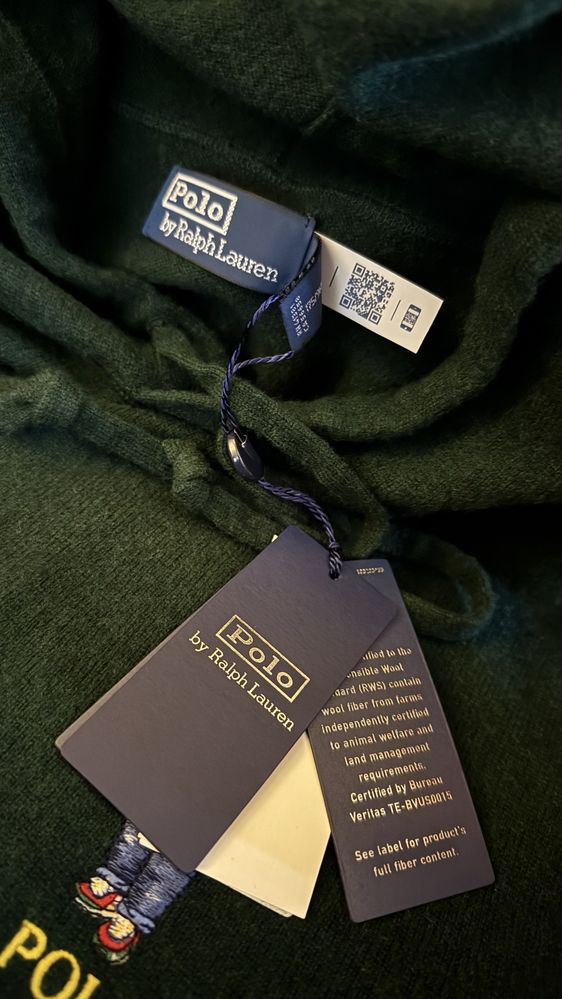 Продавам пуловер на Ralph Lauren - чисто нов