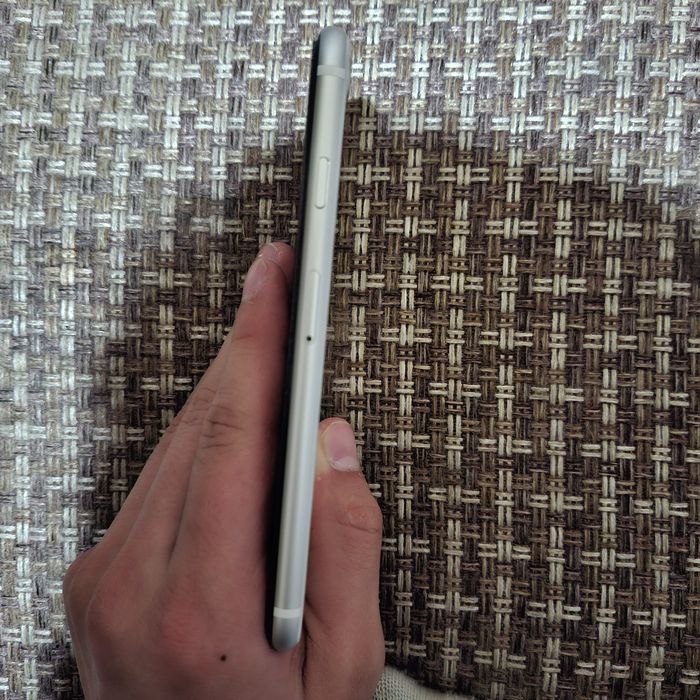 Iphone se2020 в хорошем состояний