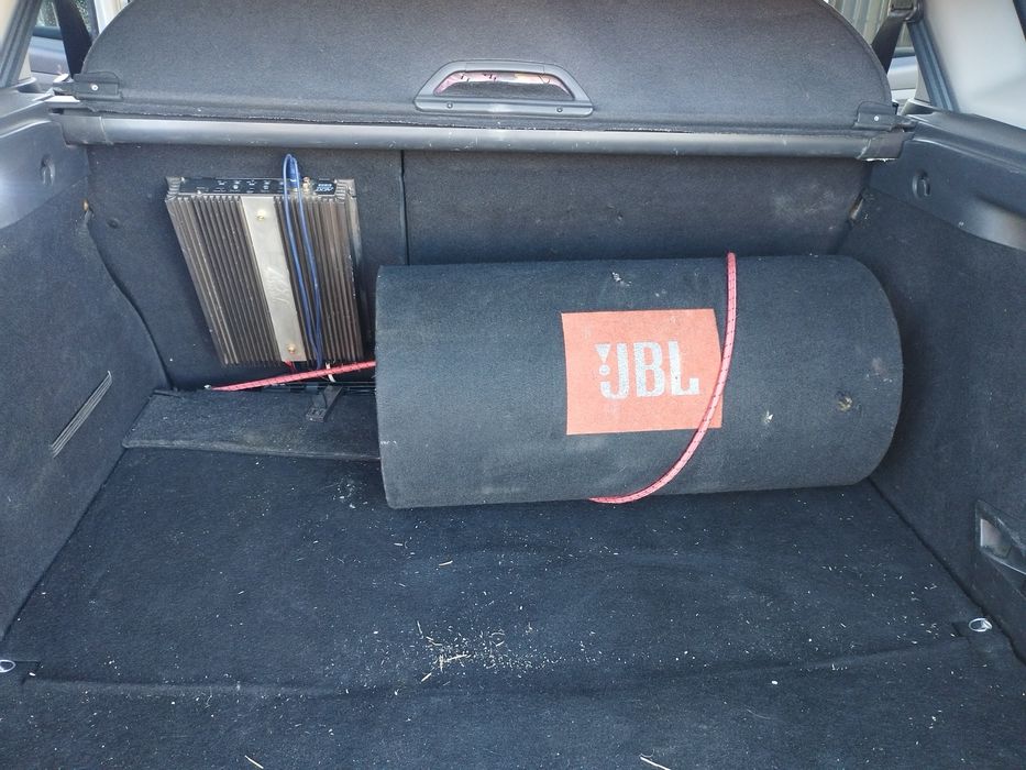 Tub de bass statie auto