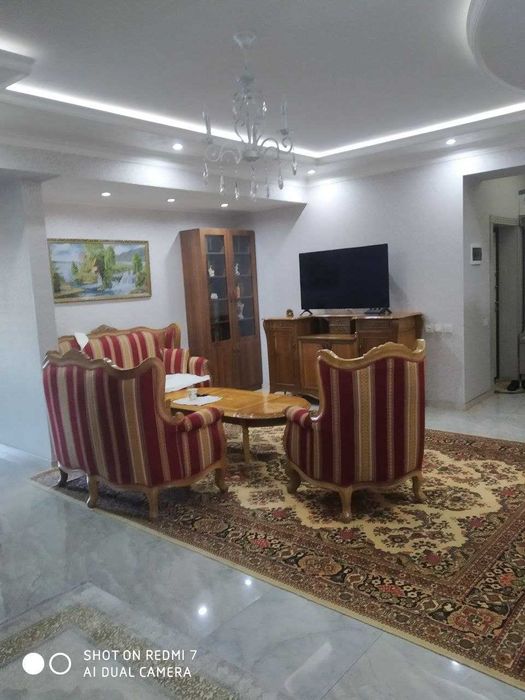 Продаётся 4х комнатная квартира ул. Паркентская орентир Макро