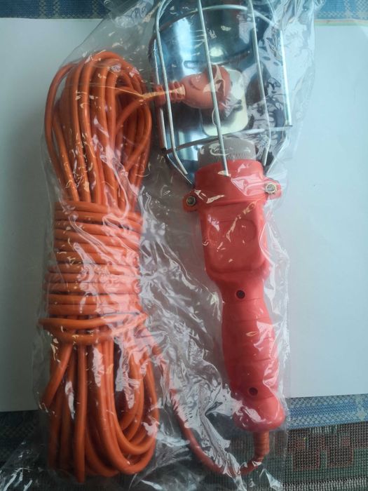 Lampa portabila de 15 m la 220 V