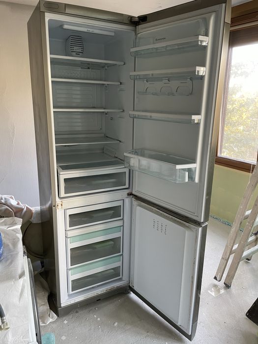 Хладилник с фризер Ariston MBT 2022CZ