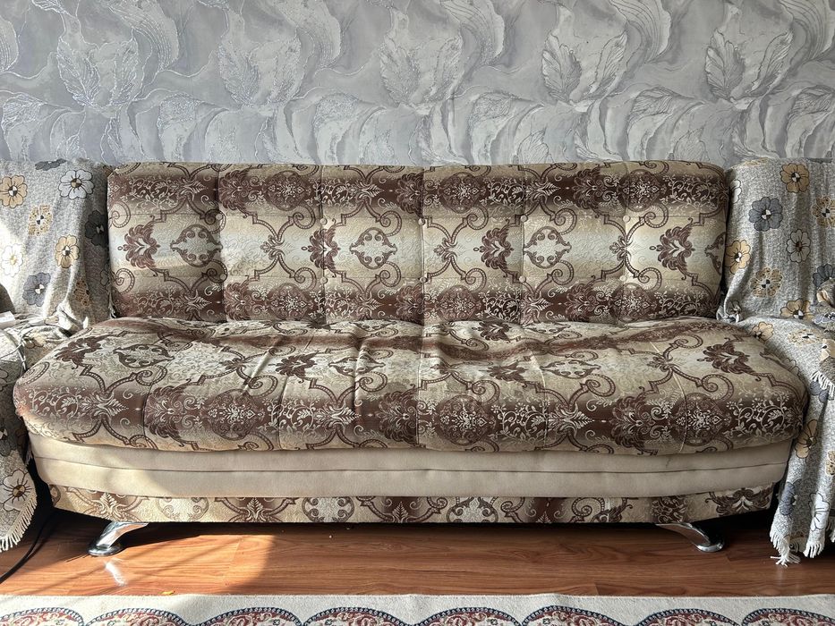 Диван с креслой…