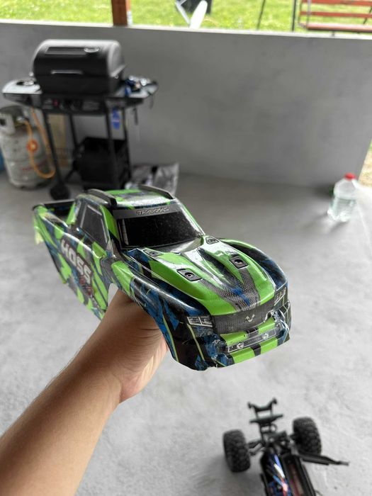 Traxxas Hoss cu Baterie si Incarcator
