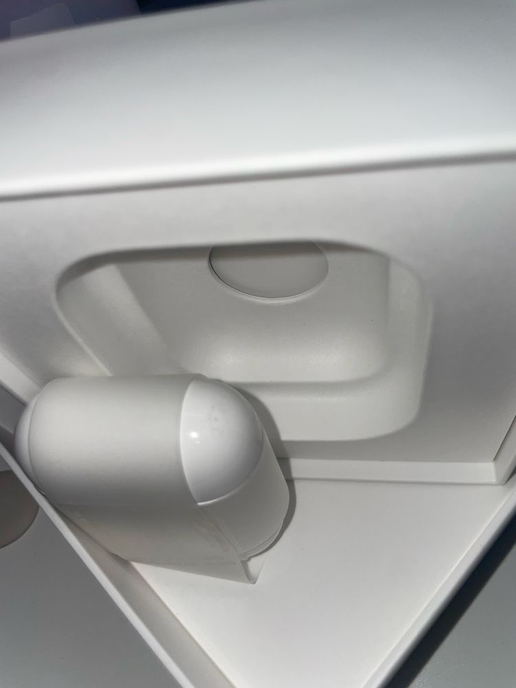 Оригинални Air Pods (2 поколение) слушалки