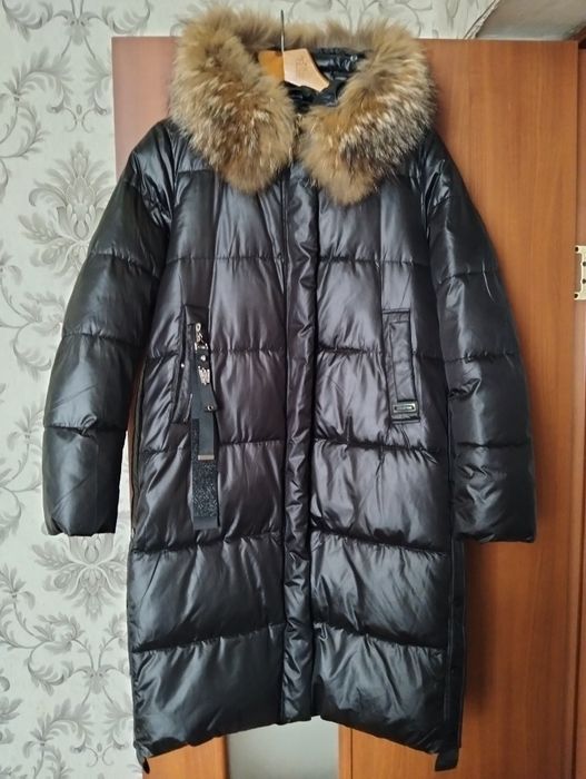 Продам зимний пуховик идеальное состояние.