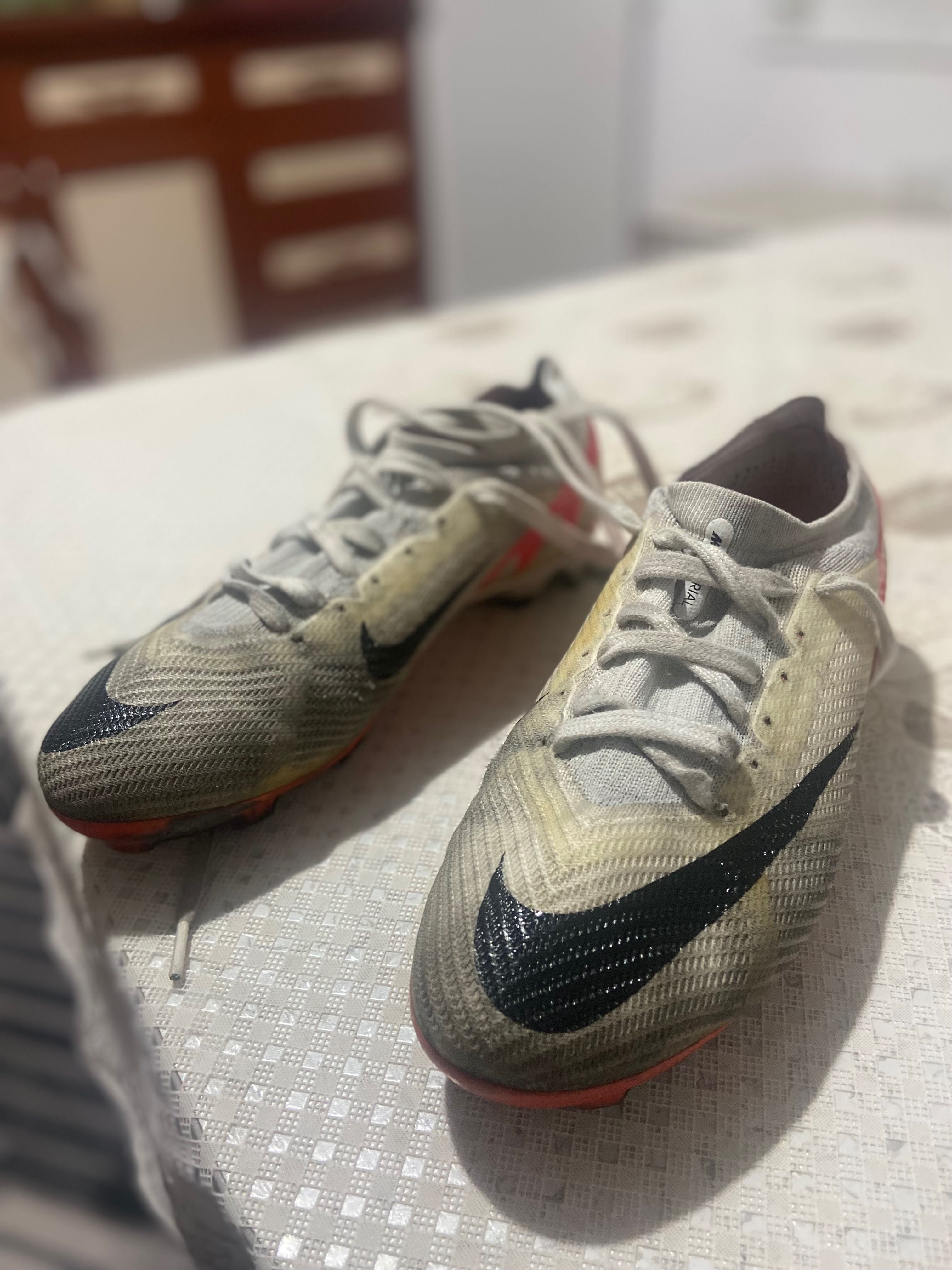Продавам футболни бутонки Nike mercurial 42 номер