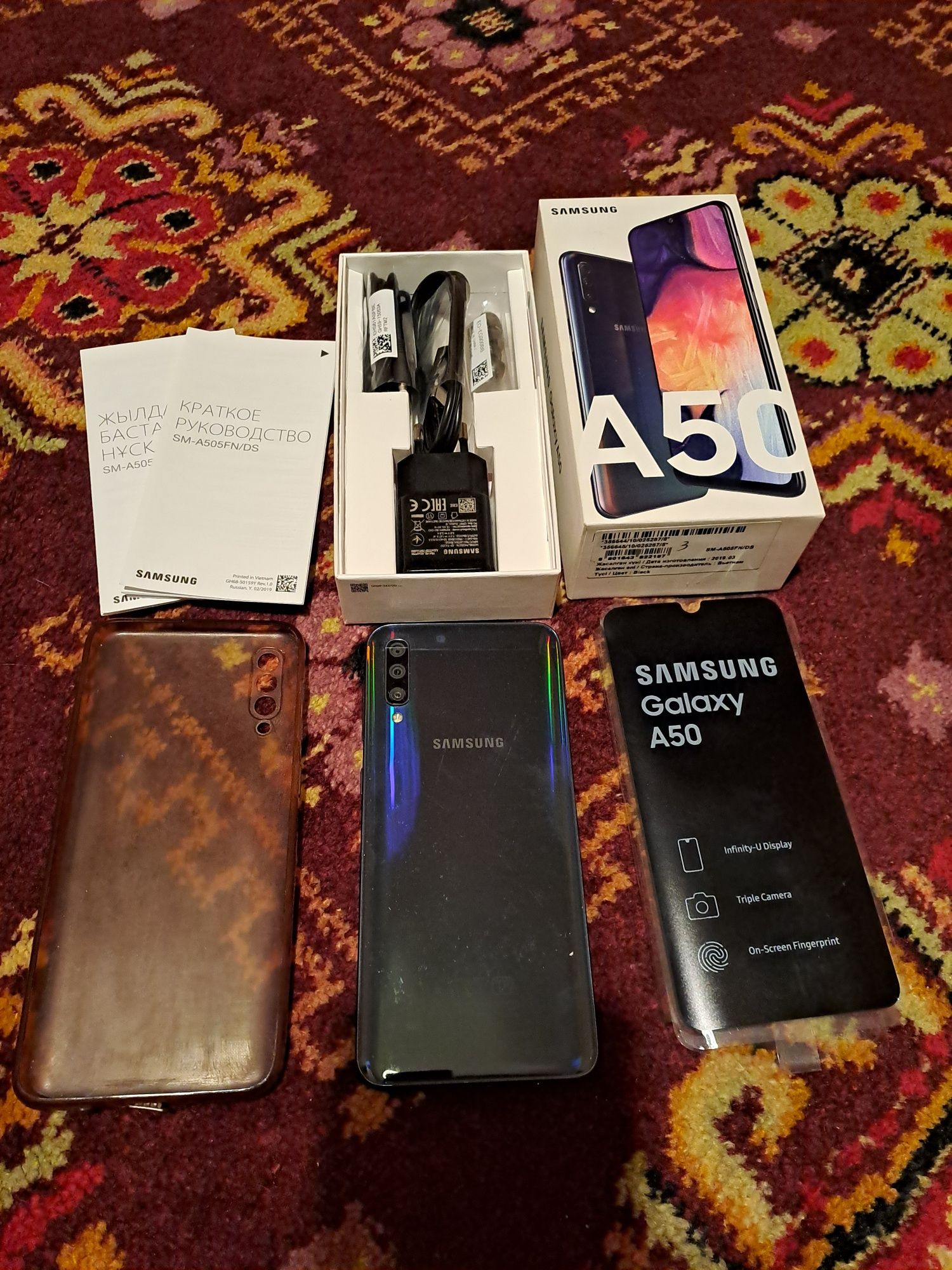 Продам смартфон SAMSUNG A50