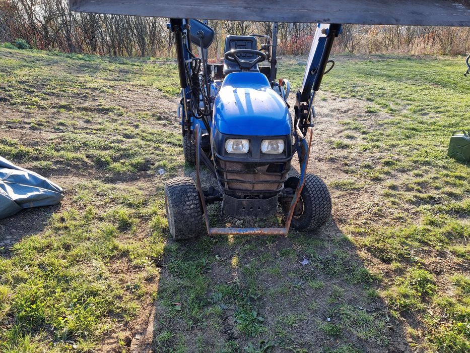 Tractor New Holland tz21d 21 de cai