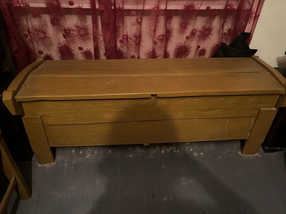 Lada veche zestre lemn masiv