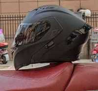 шлем модуларен  за мотор